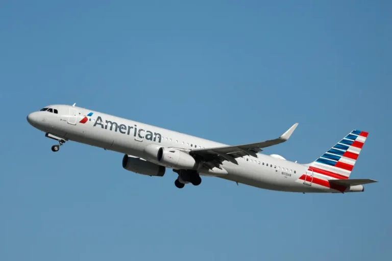 American Airlines Taps Starlink for 500+ Airbus Jets — Business and Passenger Impacts