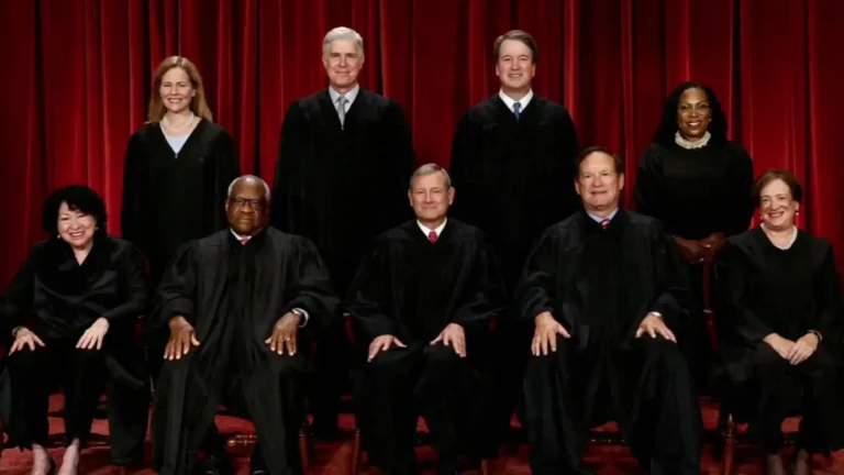 Supreme Court Affirms Birthright Citizenship, Exposes Sharp Divisions Among Justices
