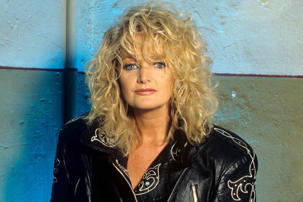 Bonnie Tyler, Raspy-Voiced Pop Rock Star, Dies After Emergency Surgery