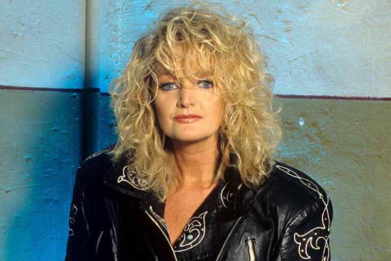 Bonnie Tyler, Raspy-Voiced Pop Rock Star, Dies After Emergency Surgery