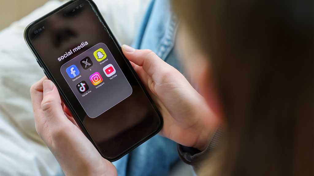 Instagram Plus Sparks Privacy Concerns Over Story Previews and Replay Counts
